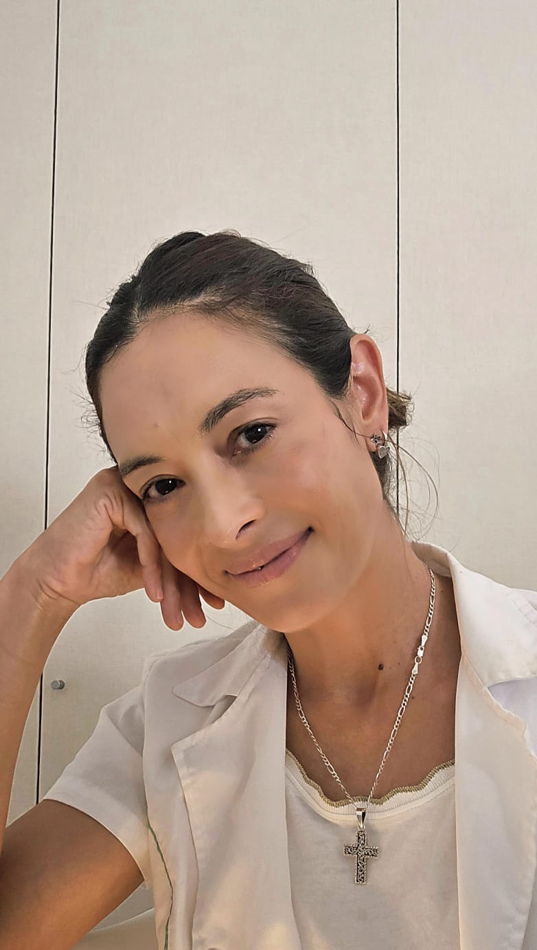 M. C. Louteiro, dermatocosmiatría en S.O.S Relax, Luján